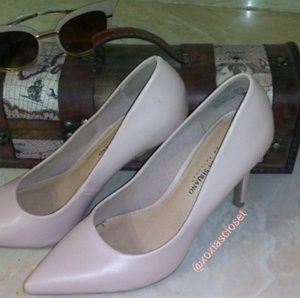 Take Me Anywhere Christian Siriano Pumps!